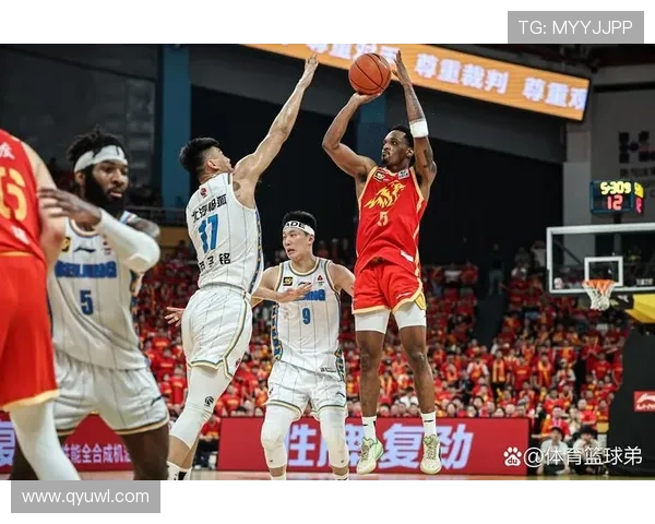 小波特手感火热半场命中率稳定砍下10分贡献篮板与抢断助球队稳局