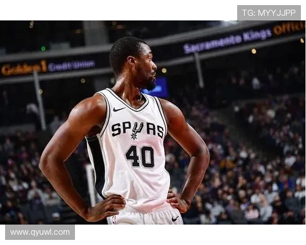 巴恩斯火力全开砍下33分11板6助表现全面难救主球队遗憾落败